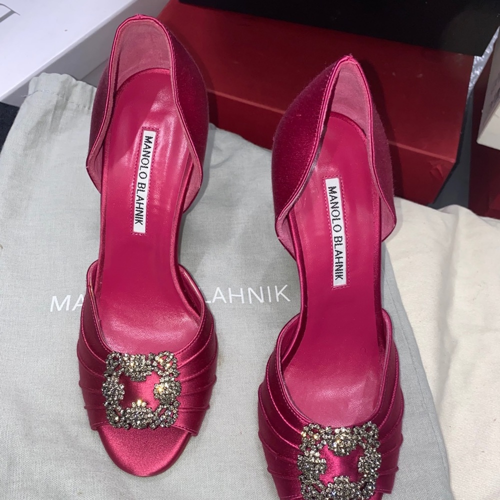 Manolo Blahnik Hangisi Satin D'Orsay pump - Picture 2 of 10